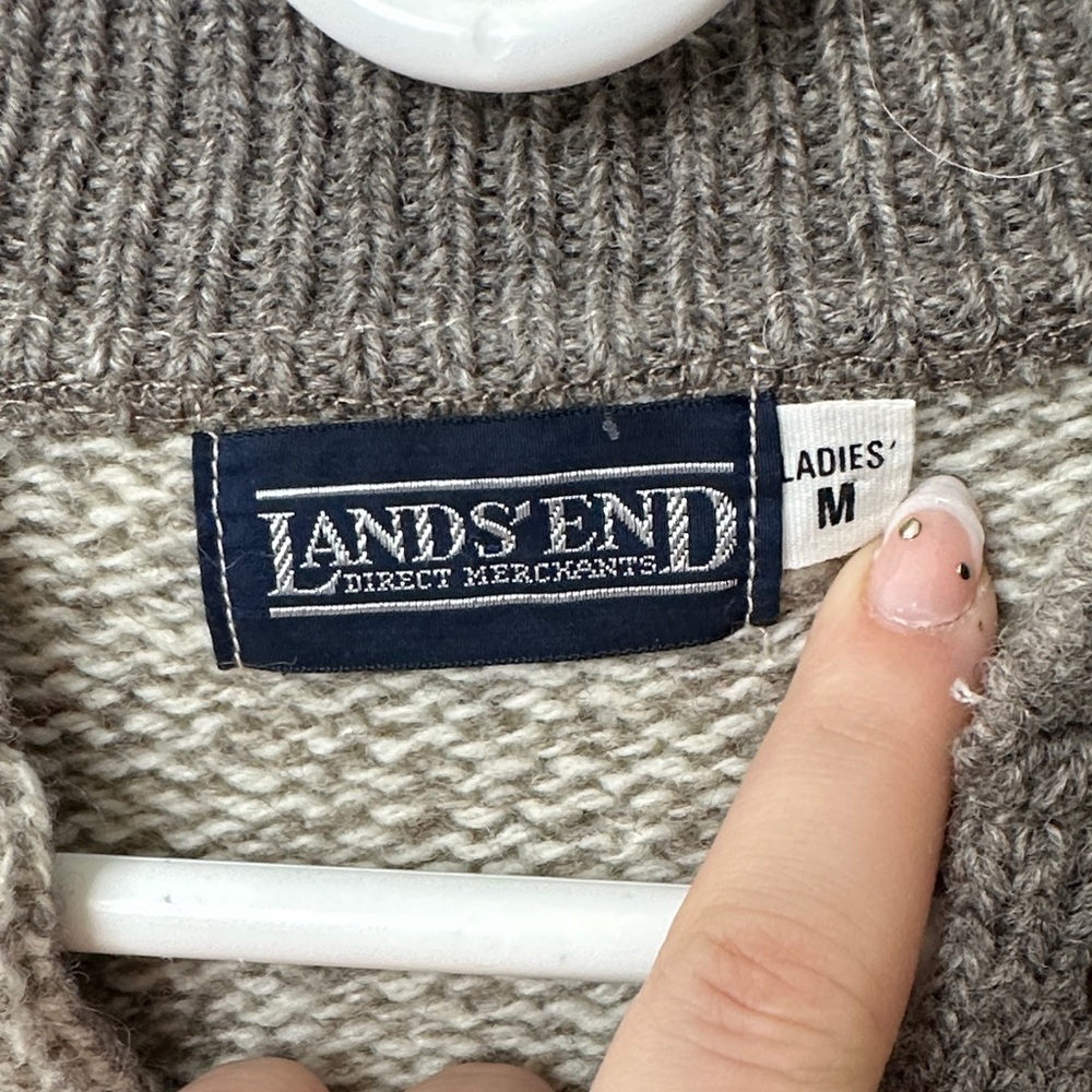 Landsend Women’s Wool V-neck Sweater - Picture 2 of 5